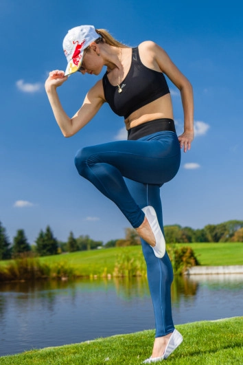 Katya - Leggings On a Sunshiny Day