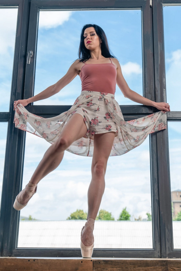 Nastya - Sexy Legs Ballerina in the Window